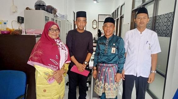 Kepala KUA Mandau Sambut Hangat Kunjungan Tameng Adat LAMR