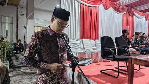 Kepala KUA Pinggir Kukuhkan Semangat Paskibra di Kecamatan Pinggir