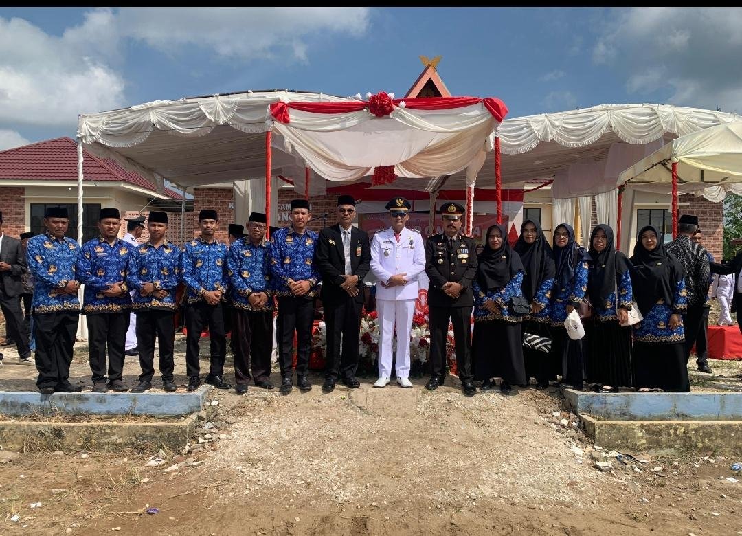 Kepala KUA Kecamatan Keritang Pimpin Doa pada Upacara Detik-Detik Proklamasi RI 