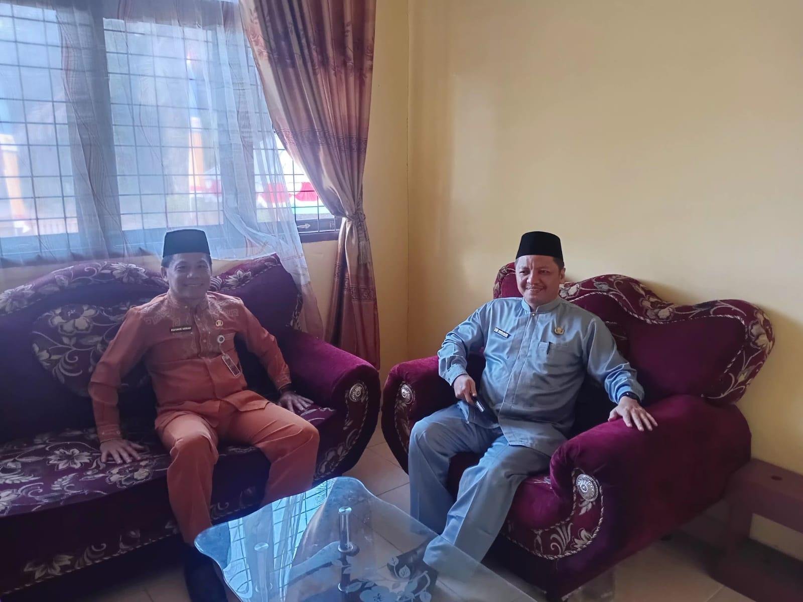 Kepala KUA Kuantan Hilir Seberang Kunjungi Kepala SMA Negeri 1