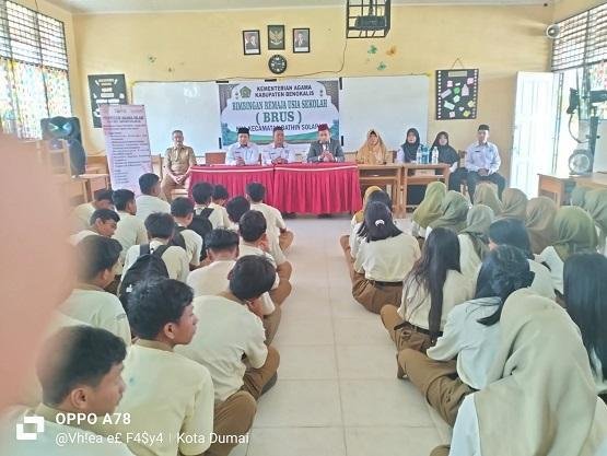 KUA Kecamatan Bathin Solapan Sukses Gelar BRUS di SMA Negeri 6 Mandau