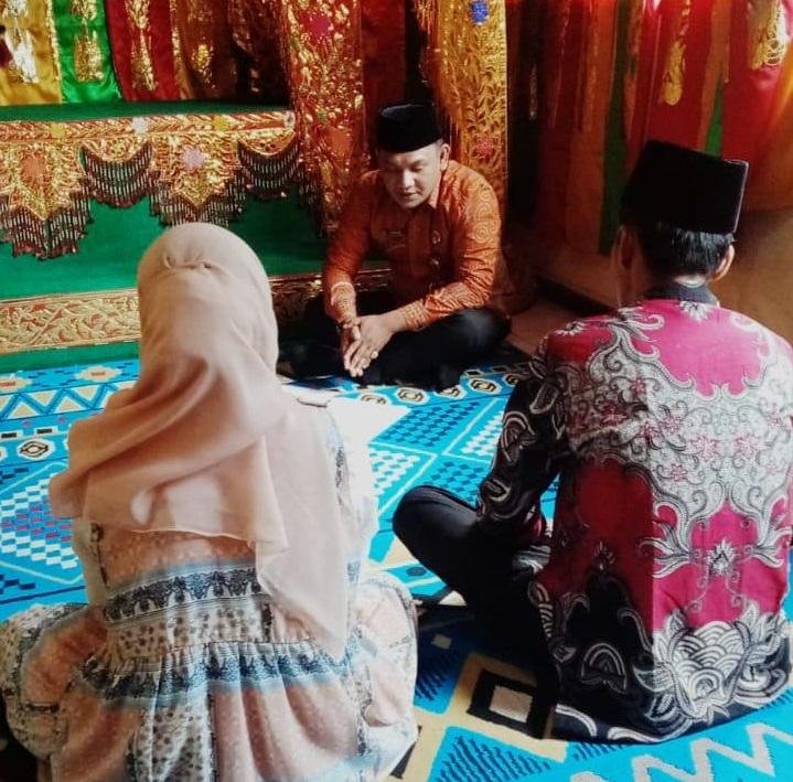 Penghulu Kuantan Hilir berikan Materi tentang Manajemen Keluarga di KUA