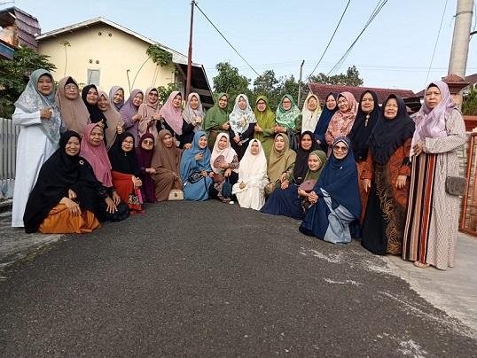 ASN KUA Curup Tengah Gelar Pengajian Rutin Bersama Ranting Muslimat NU