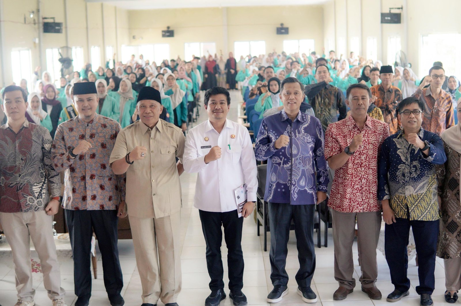 Doa Staf KUA Arga Makmur bergema di Aula Universitas Ratu Samban