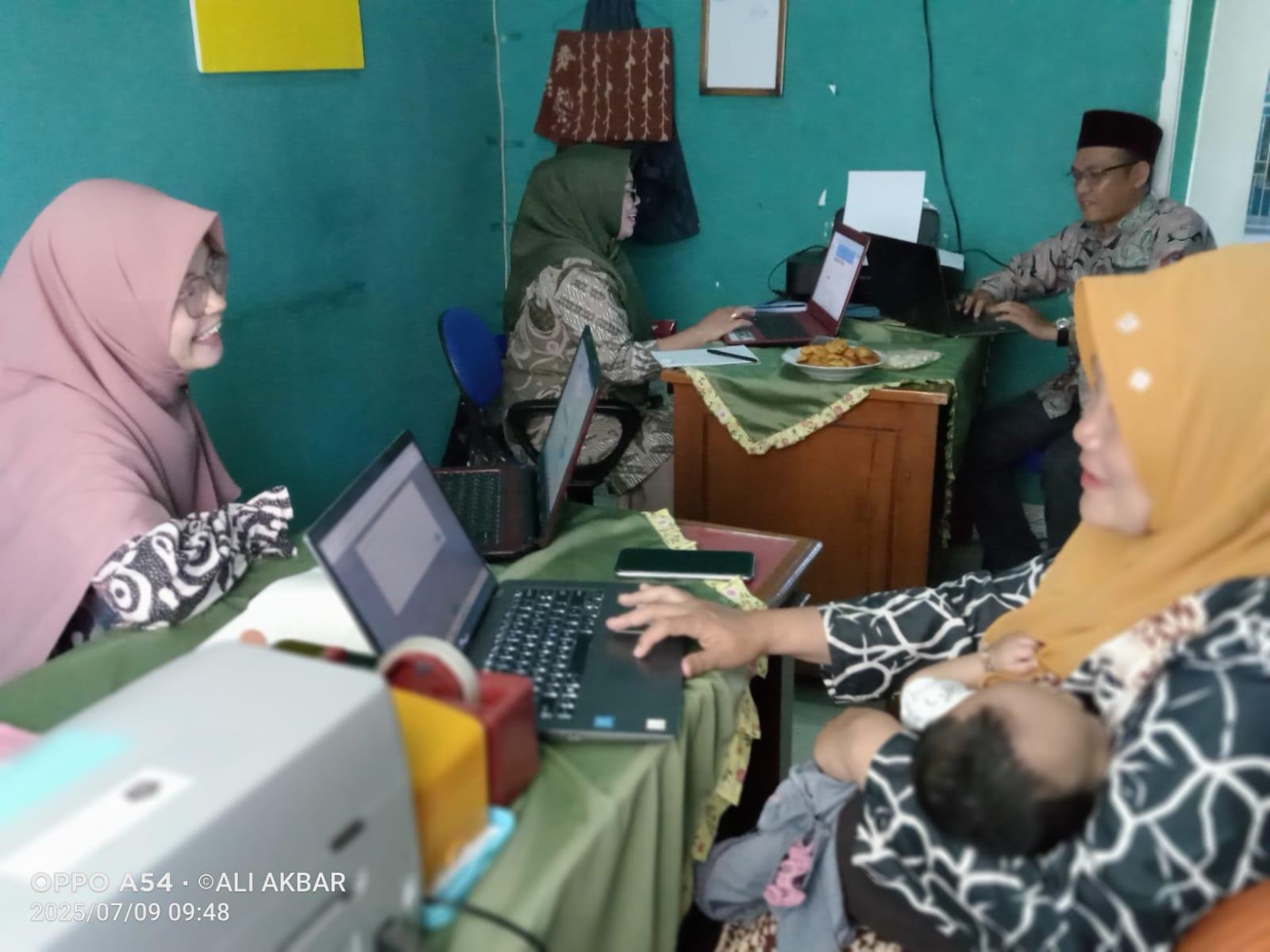Kepala Kua Bermani Ilir, Laksanakan Evaluasi SKP Triwulan 2 Tahun 2025