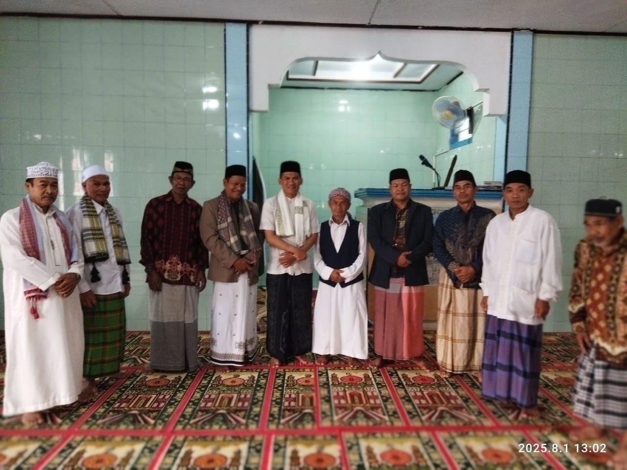 Sinergi KUA Muara Kemumu dan Dai Kabupaten: Dakwah Bersama dalam Sholat Jumat