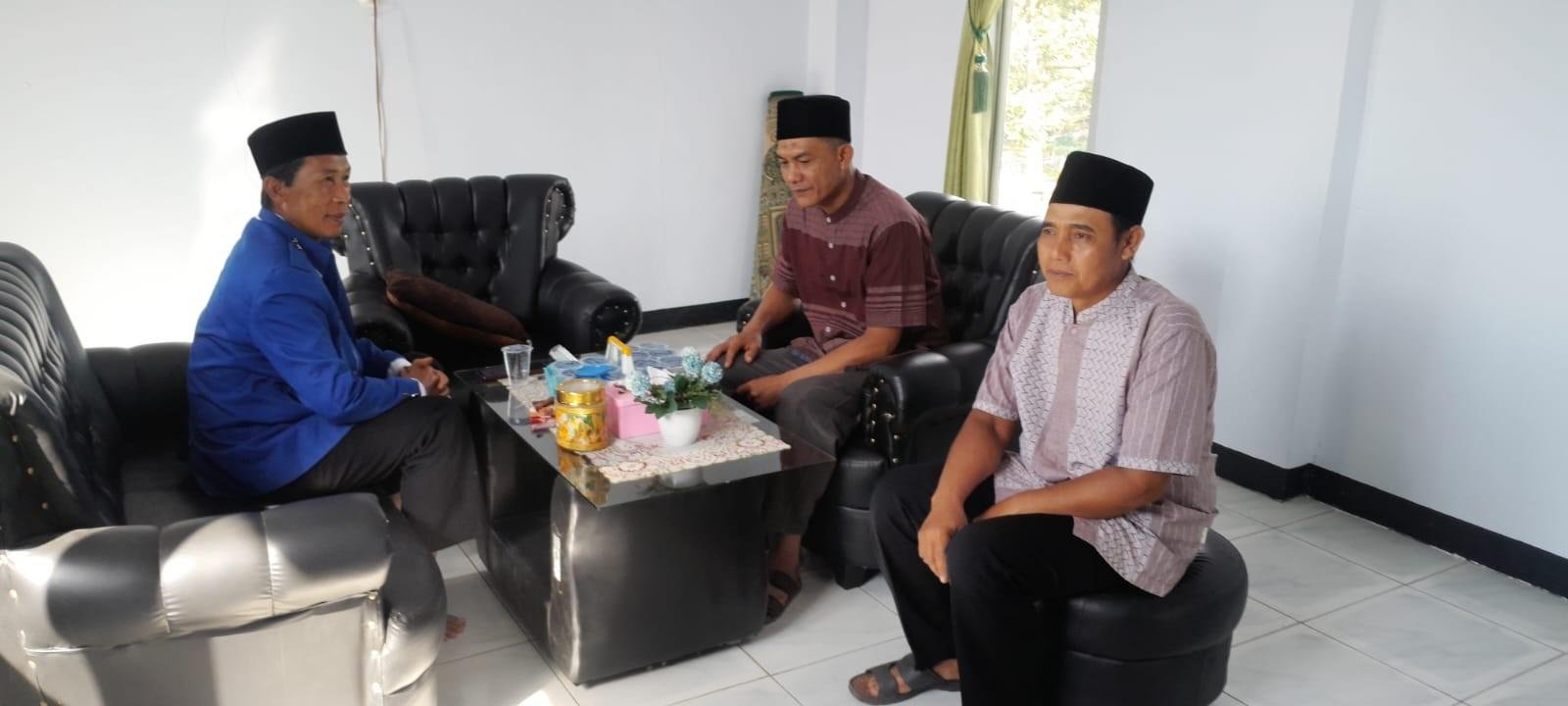 Perkuat Tata Kelola Manajemen Kemasjidan, Ka KUA Merigi Jalin Silahturahmi Dengan Pengurus Masjid