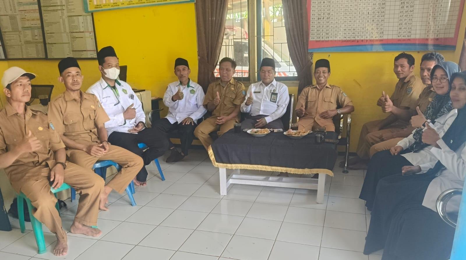 Kunjungan KUA Kec. Ketahun Ke Desa Fajar Baru Dalam Rangka Silaturrahmi dan Persiapan Safari Jum'at