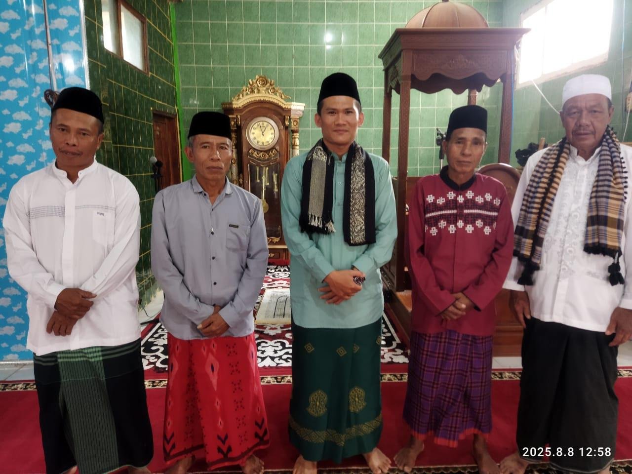 Safari Jumat : Kepala KUA Muara Kemumu Ajak Syukuri Kemerdekaan Dengan Jaga Persatuan