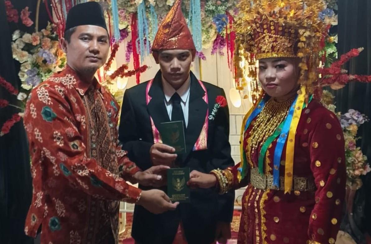 Penghulu KUA Kec. Air Napal : 