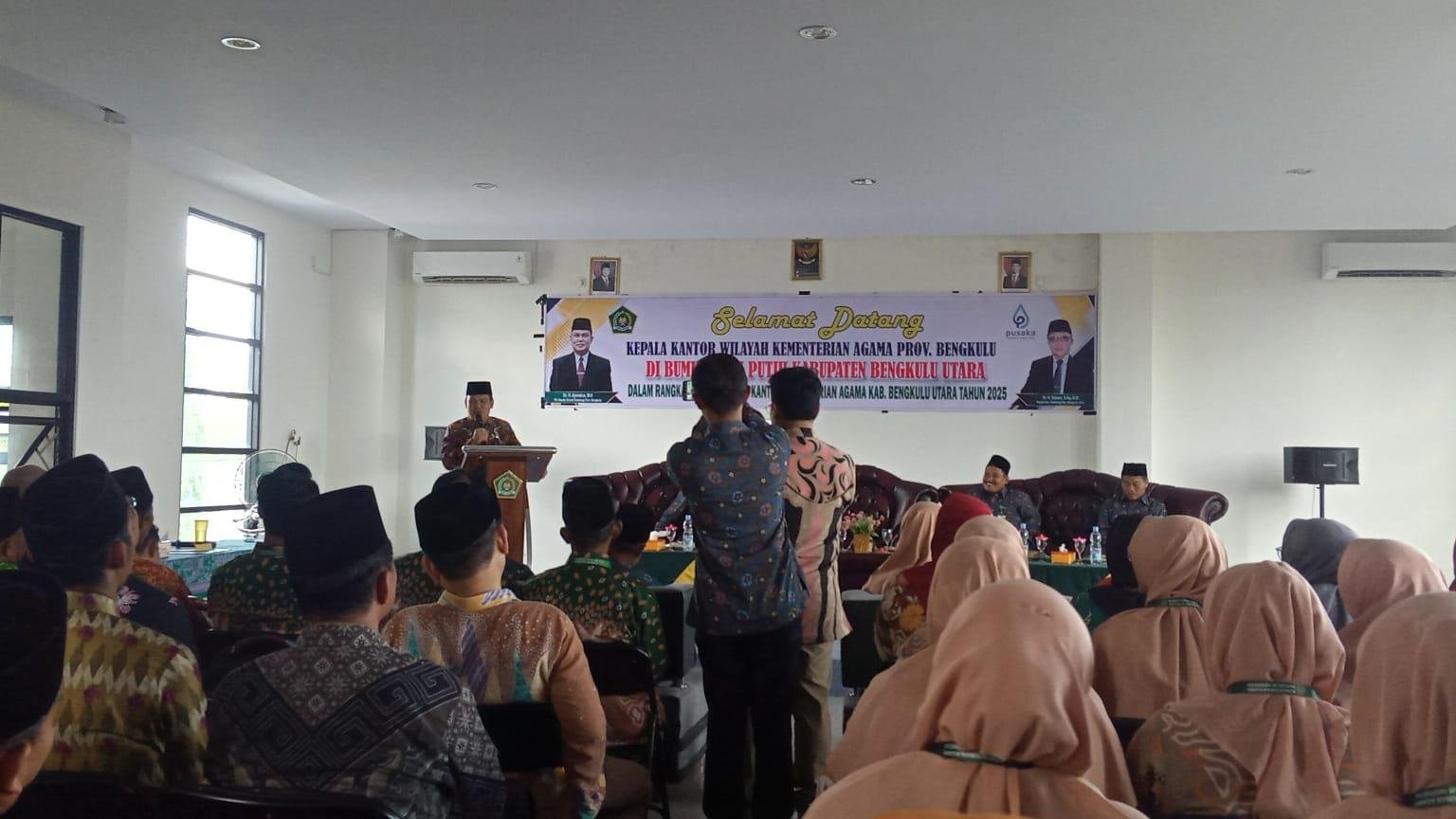 Kepala KUA Arga Makmur dan Jajaran Ikuti Pembinaan ASN oleh Plt. Kakanwil Kemenag Bengkulu