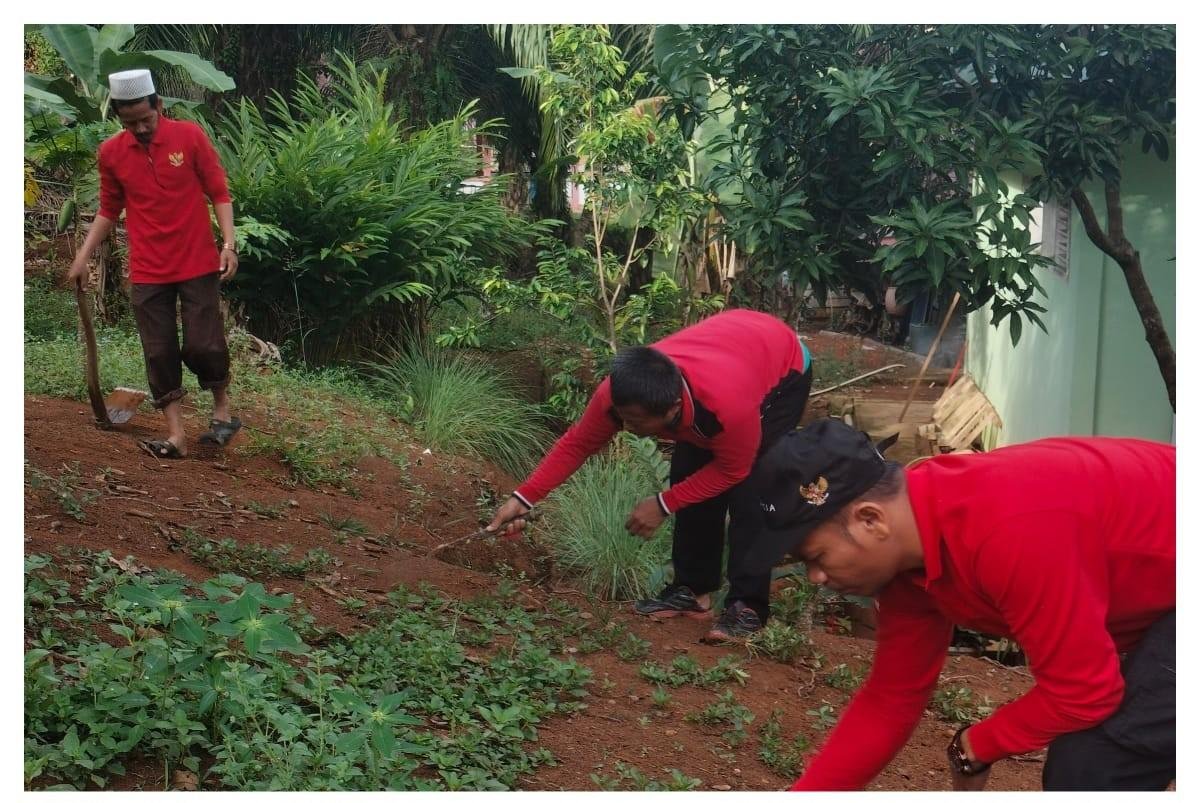 Kua Giri Mulya Dukung Kebersihan Lingkungan