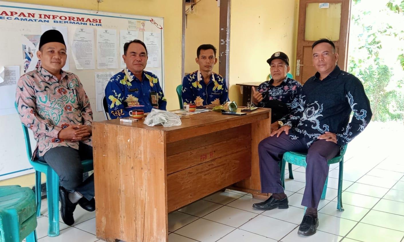 Bangun Sinergitas Kinerja, Kepala KUA Bermani Ilir Bersilaturahmi Ke Camat Bermani Ilir