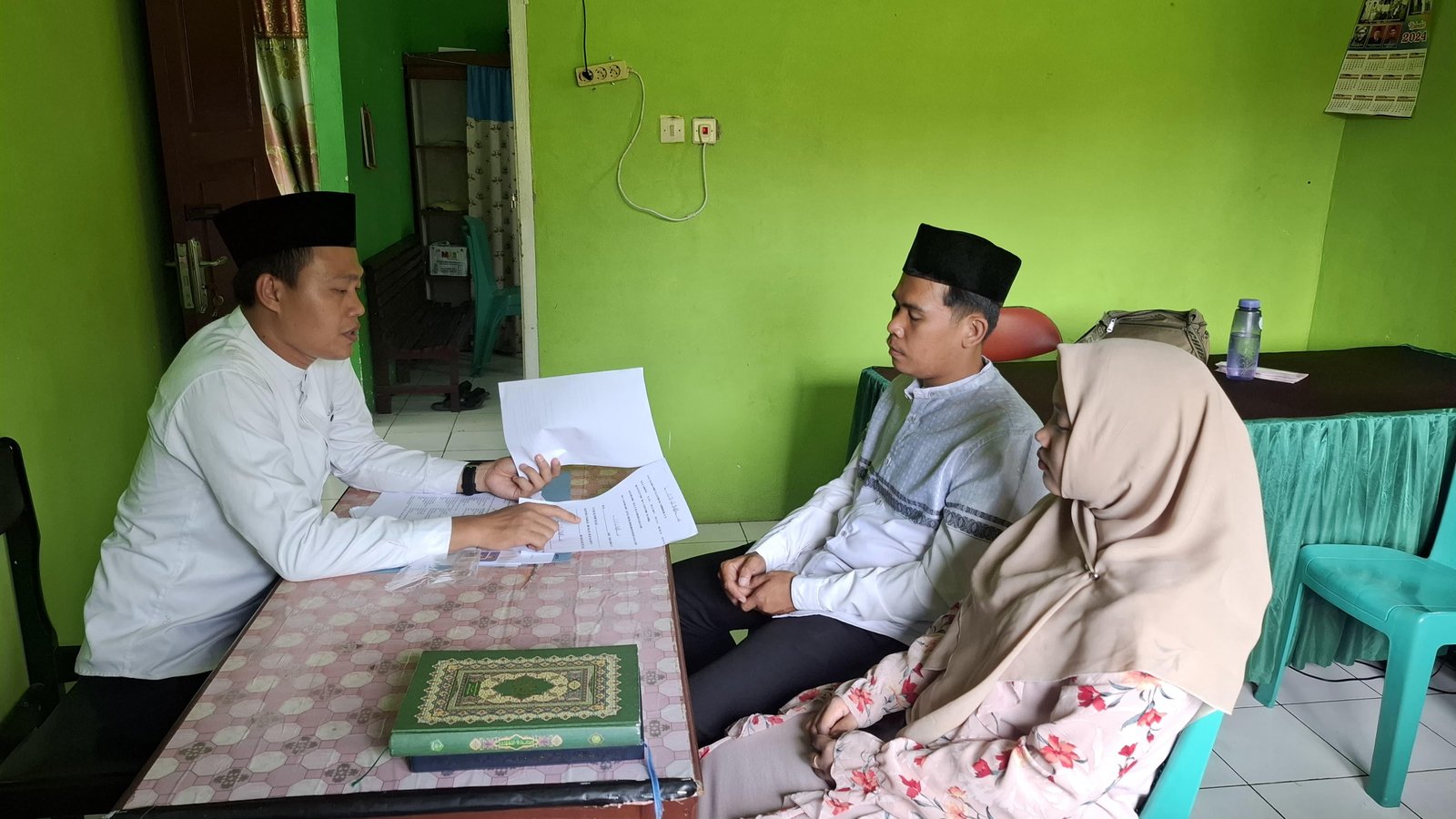 Penghulu KUA Air Napal Berikan Bimwin Mandiri Kepada Catin