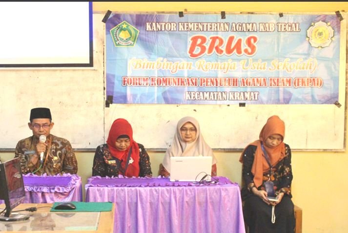 Kepala KUA Kec. Kramat Berikan Pesan Penting dalam Acara Bimbingan Remaja Usia Sekolah (BRUS) di SMK NU 1 Islamiyah Kramat