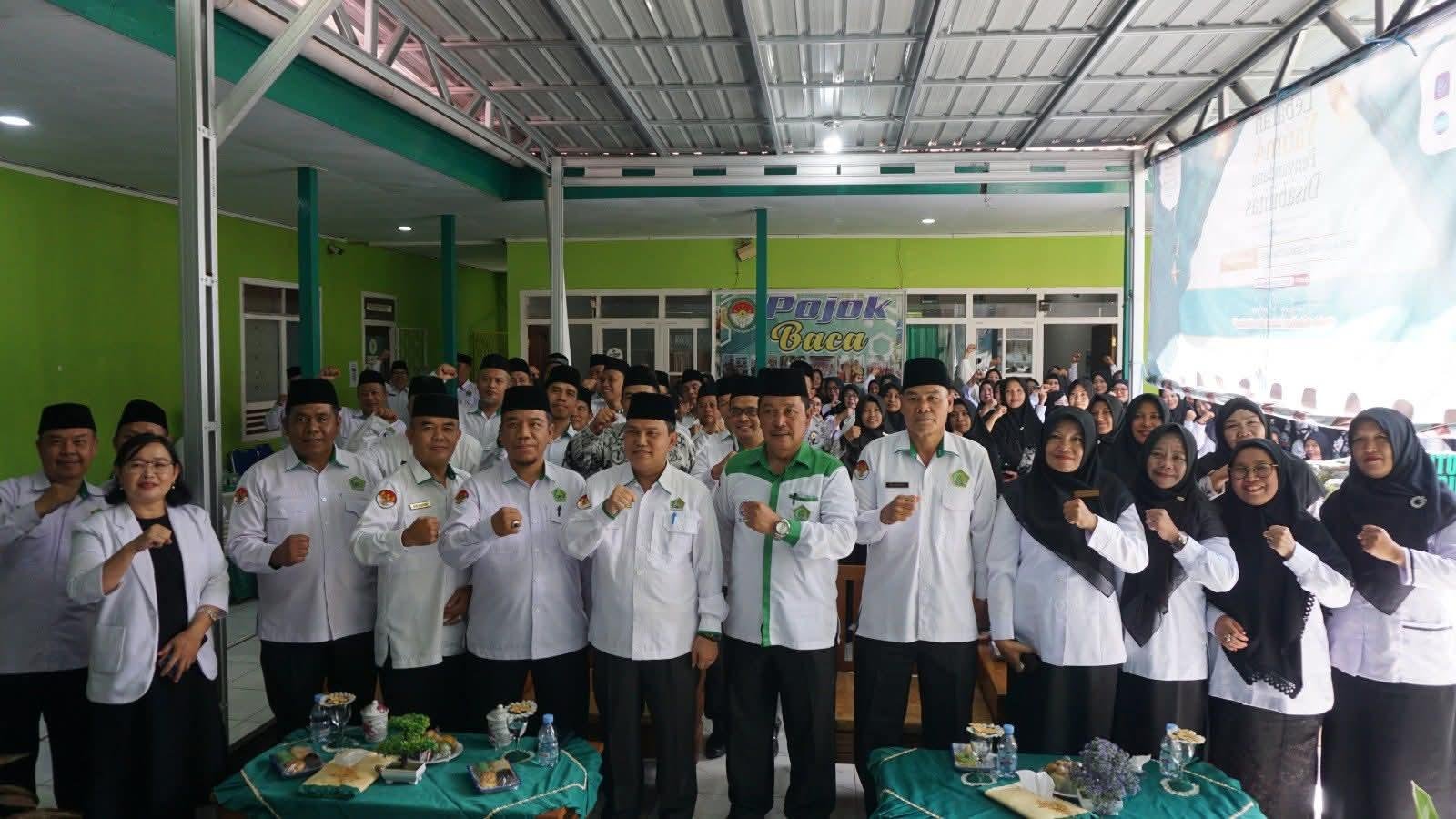 Teguhkan Komitmen ASN, KUA Curup Timur Hadiri Pembinaan oleh Plt. Kakanwil Kemenag Bengkulu