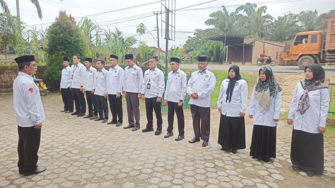 Apel Senin Dr. Taufik, S.Ag, M.HI jadikan KUA Sekernan Kawasan Bebas Asap Rokok