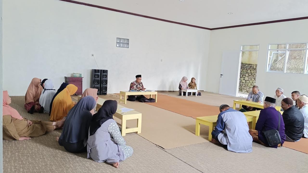 KUA Kalibening Dorong Jamaah Haji 2026 Lebih Siap Lewat Manasik Rutin Gratis