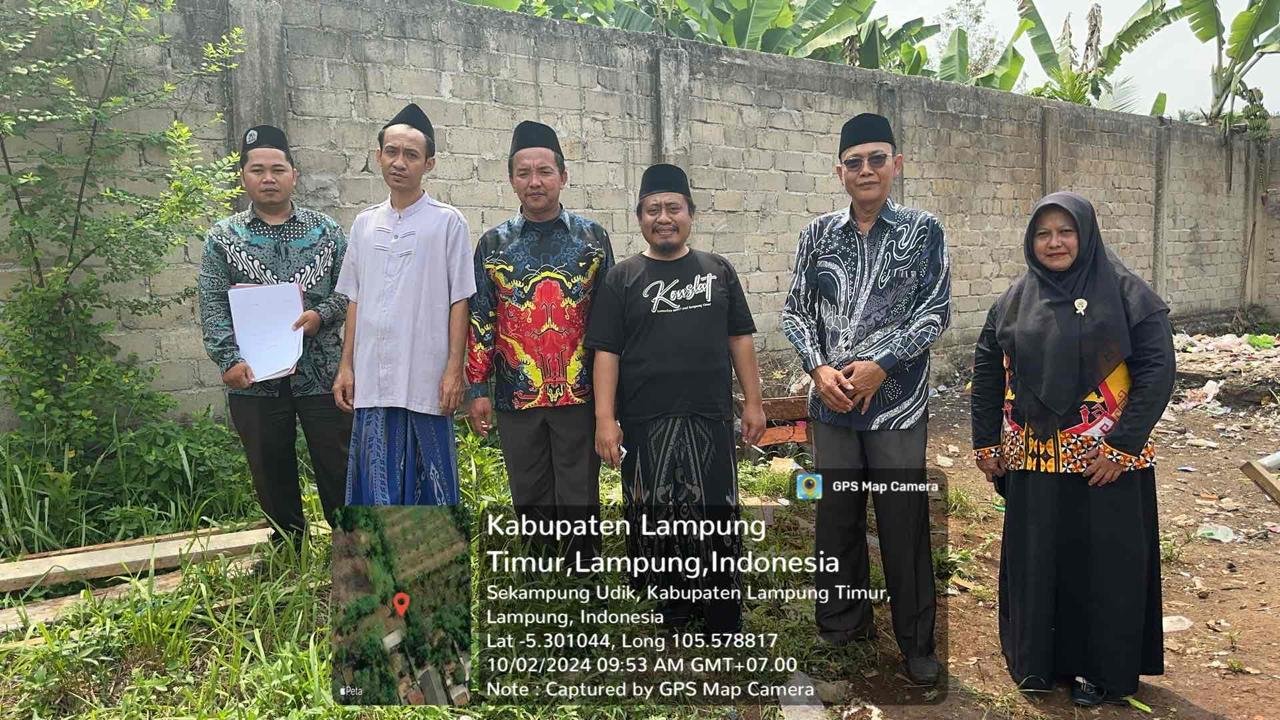 Kepala KUA Sekampung Udik Tinjau Lokasi Tanah Wakaf