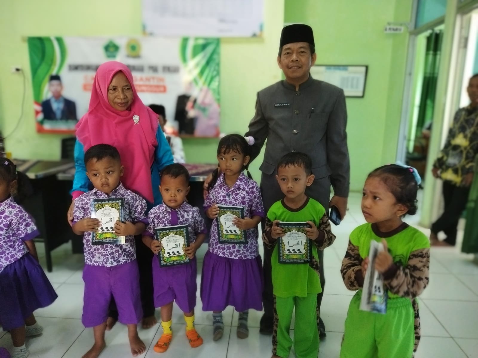 Kepala KUA Punggur, H. Zaenal, S.H.I., M.H., Terima Kunjungan Anak-anak SPS PAUD Al Barokah