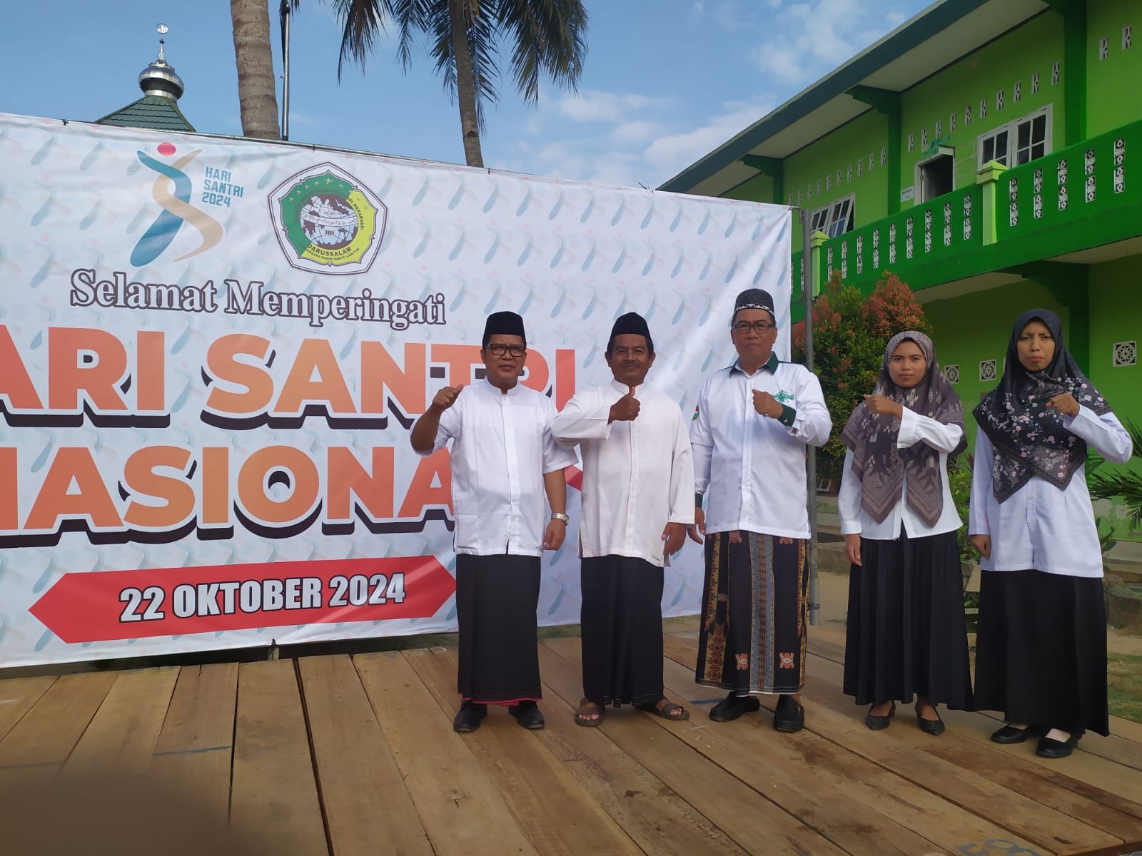 Keluarga Besar KUA Kecamatan Pasir Sakti Siap Ikuti Upacara Hari Santri