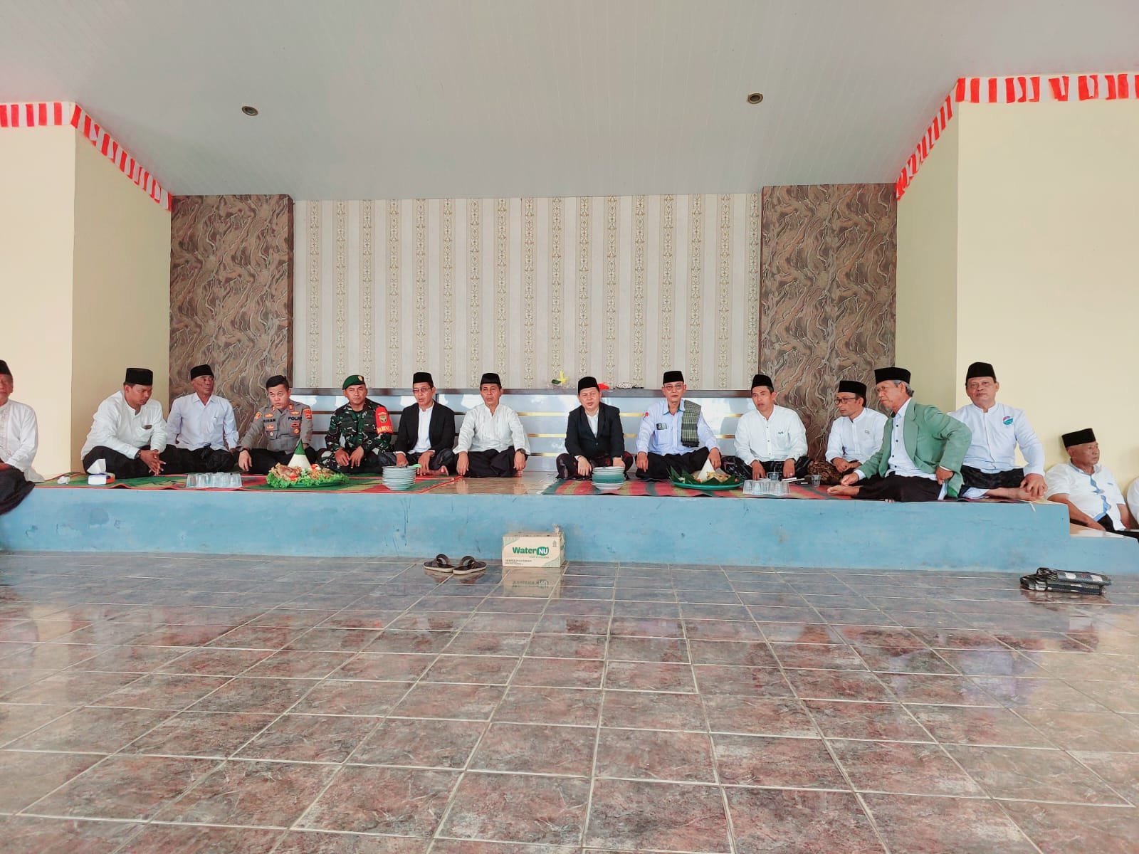 Usai Apel Hari Santri, Kepala KUA dan Penghulu Ikuti Tradisi Tumpengan di Sekampung Udik