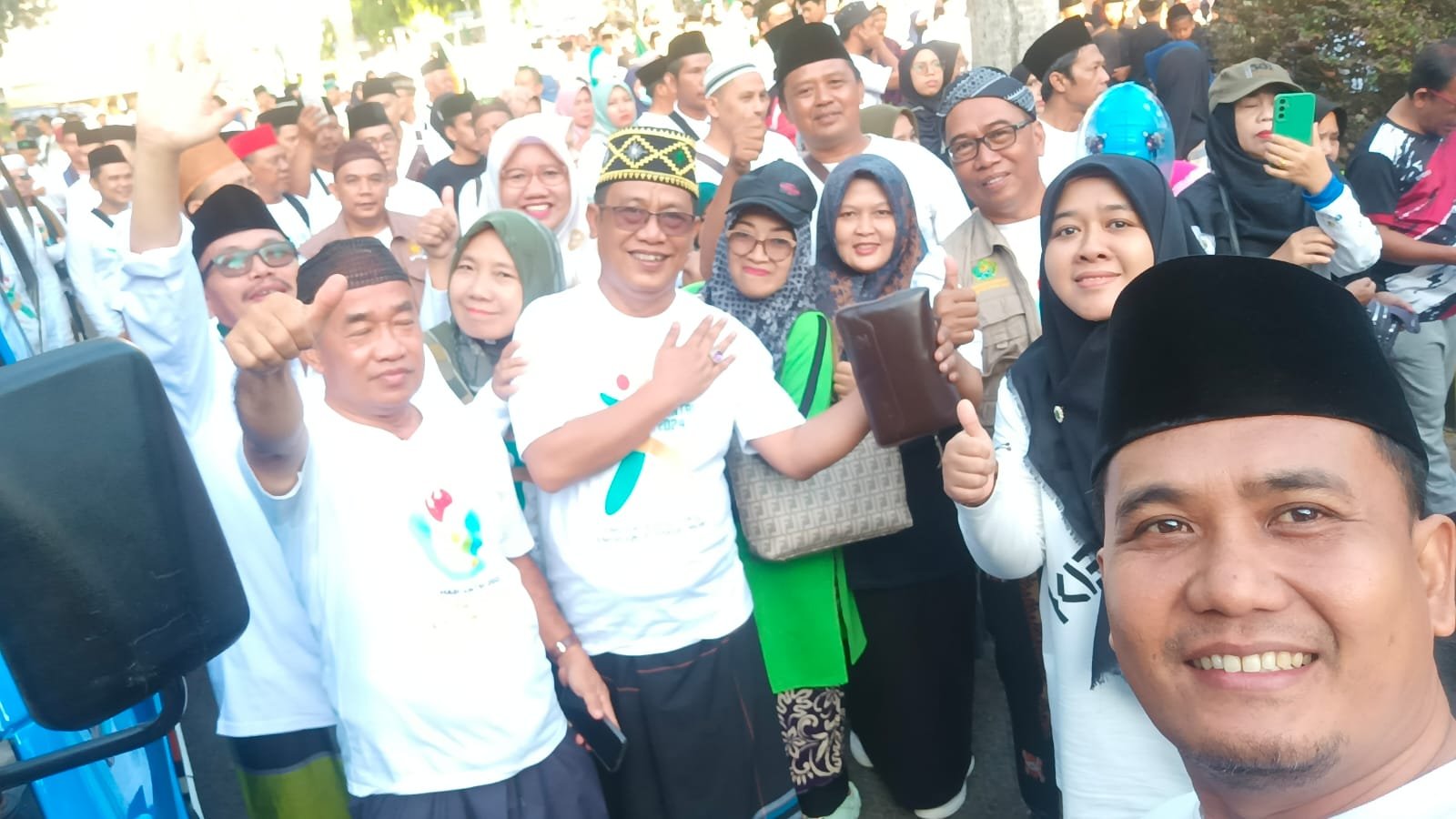 Kepala Kantor Kemenag Lampung Timur dan Jajaran Ikuti Jalan Sehat Sarungan Provinsi Lampung  2024