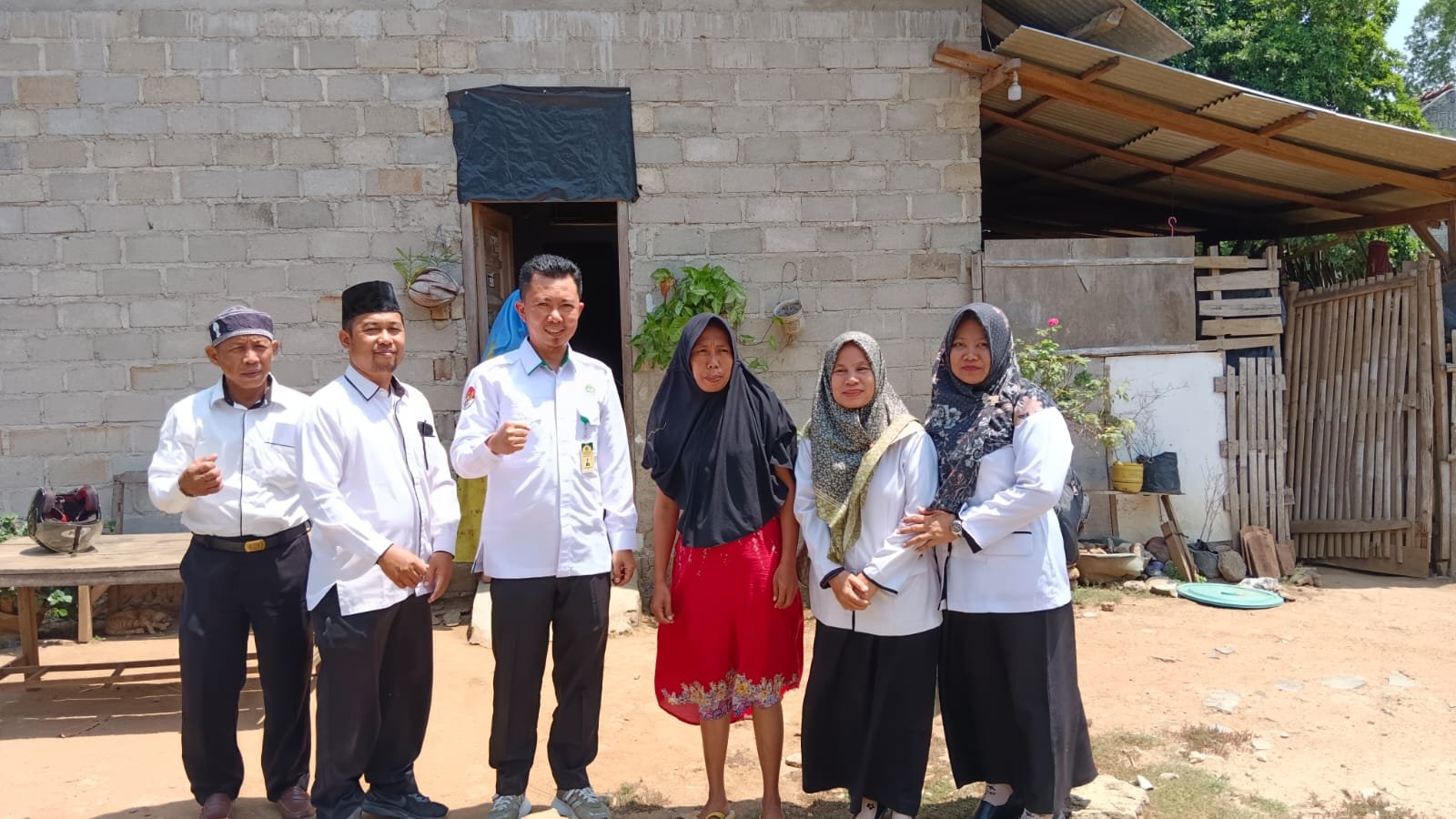 Kepala KUA Gunung Sugih Lampung Tengah Salurkan Bantuan Modal untuk Usaha Mikro Kecil