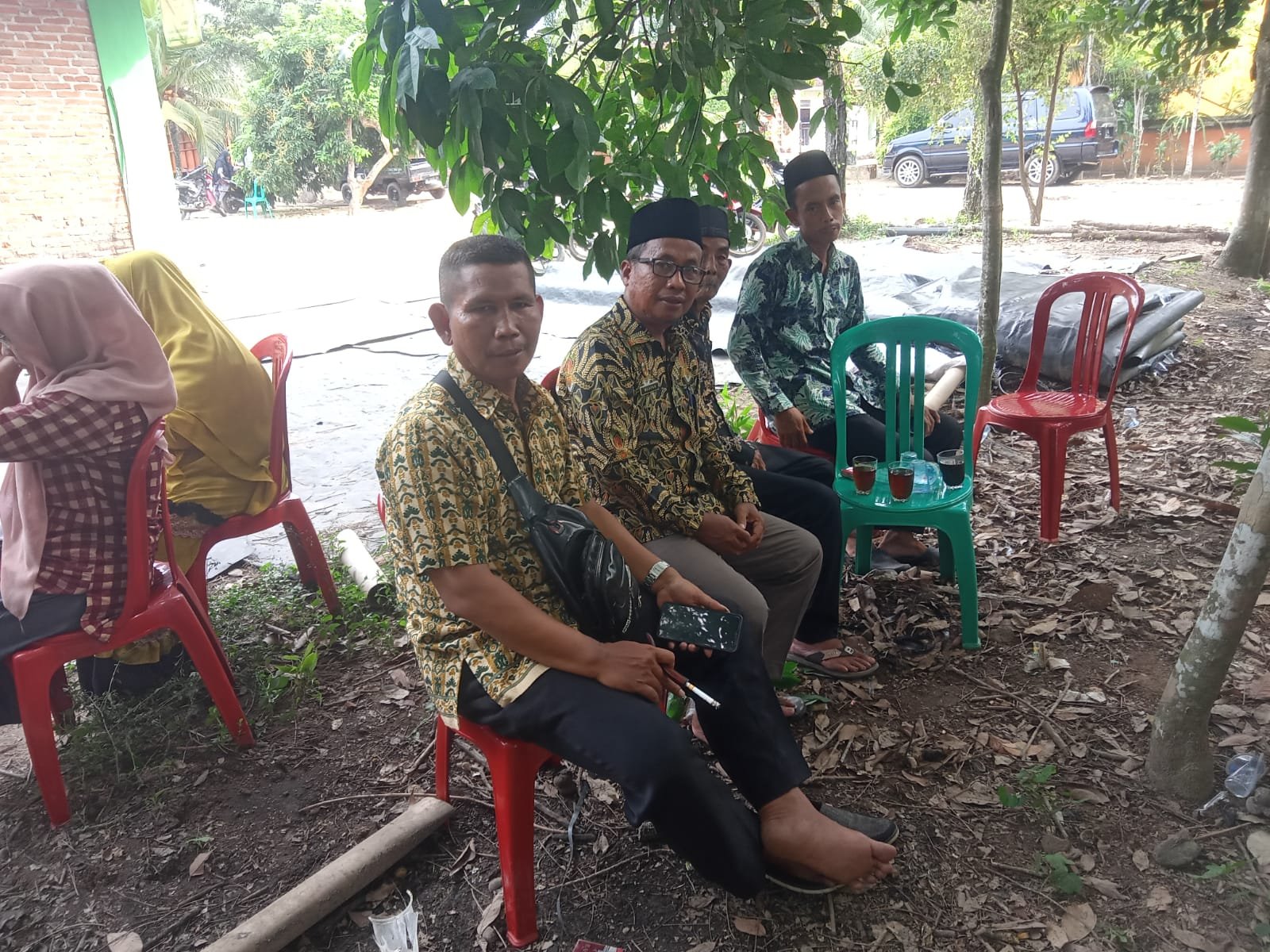 Kepala KUA Waway Karya Bertakziah di Rumah Duka Ibunda Penyuluh Agama