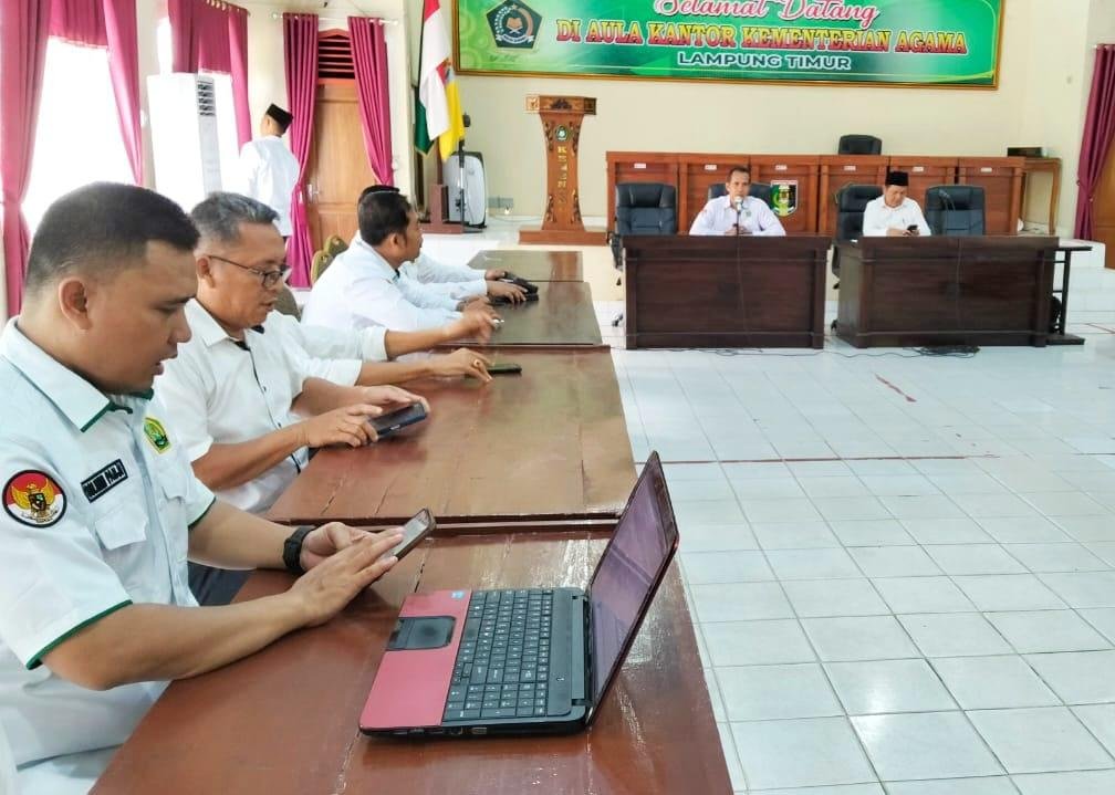 APRI Lampung Timur Daulat Kepala KUA  Labuhan Ratu Sebagai Koordinator Khitanan Massal dalam Sambut HAB 79 Kemenag