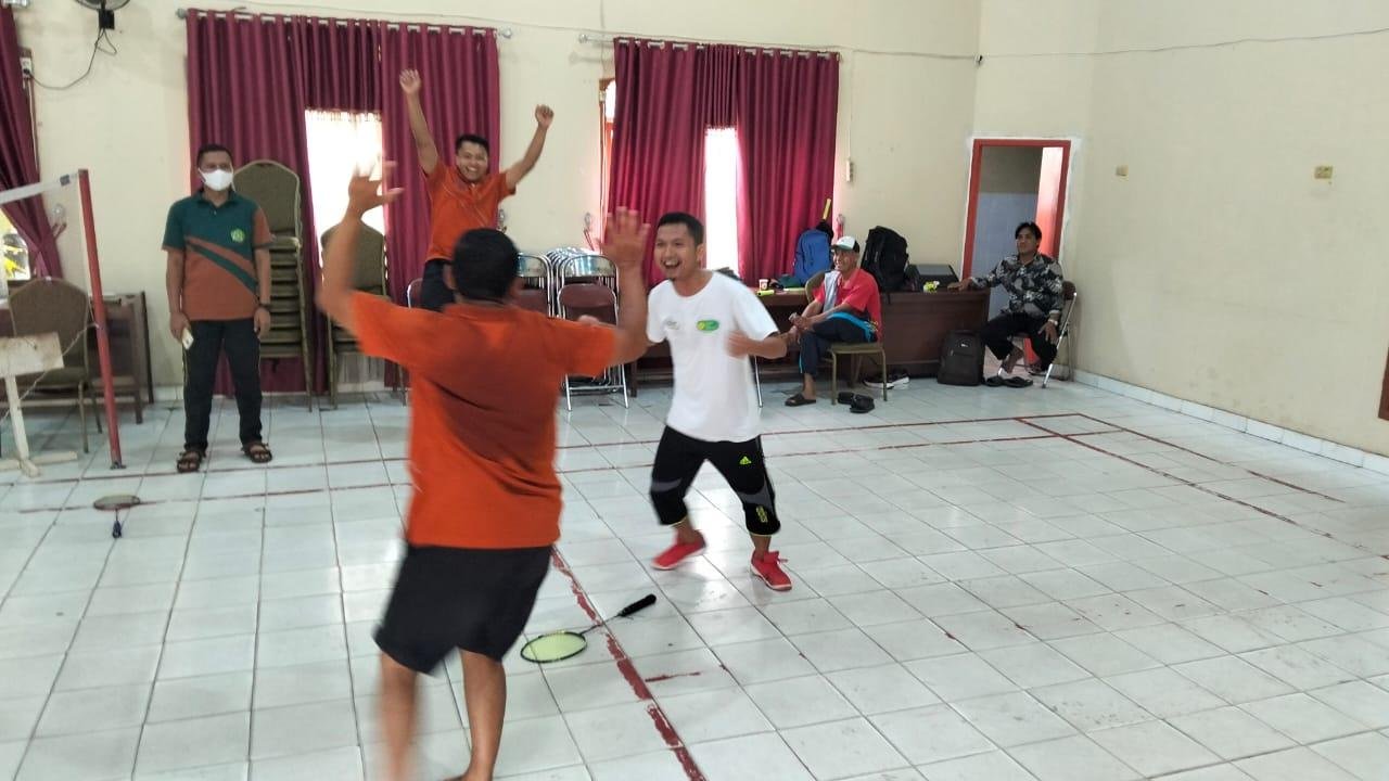 Smash Berkelas, Tim Kemenag Lampung Timur Sabet Gelar Juara Badminton HAB ke-79