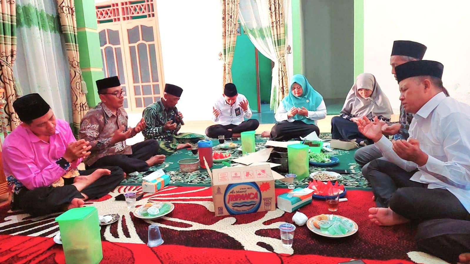 Khataman Quran dan Rapat Koordinasi: Sinergi Harmonis Keluarga KUA Sekampung Udik