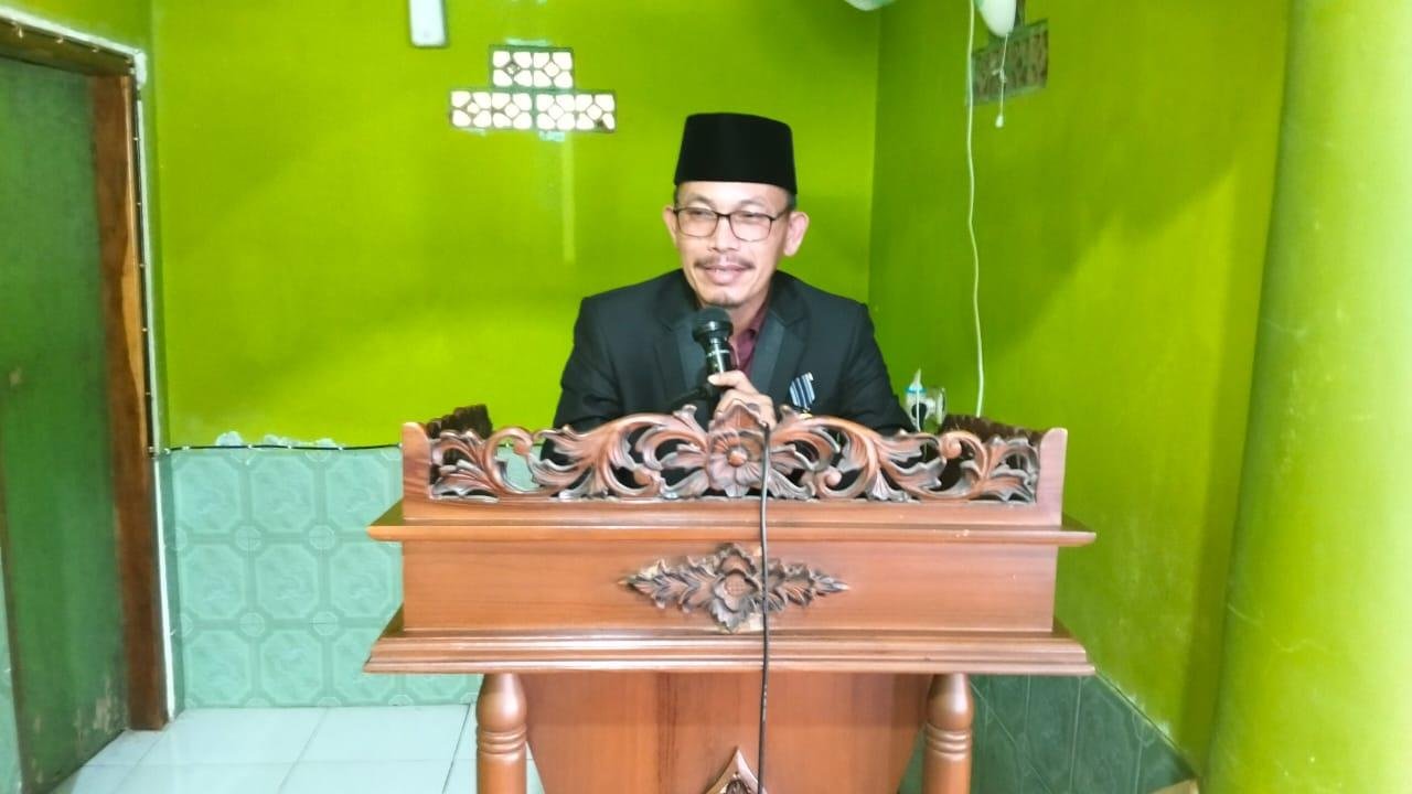 Kepala KUA Metro Kibang Jadi Khotib Jum'at Momen HAB-79 