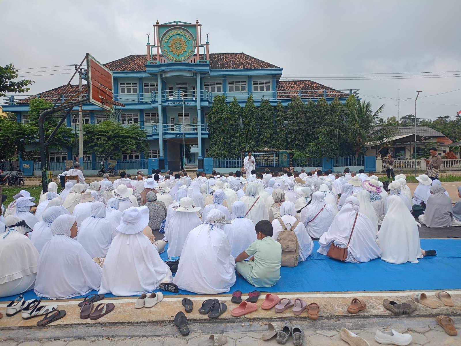 163 Calhaj LBIHU Multazam Mandiri Purbolinggo Antusias Ikuti Manasik Haji dan Umrah