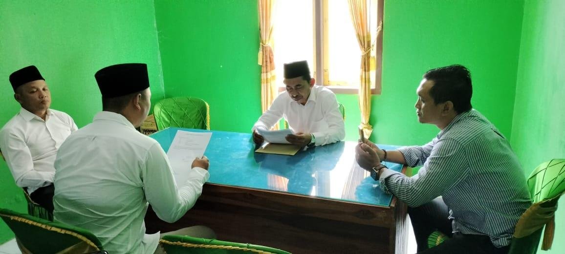 Mualaf Bukan Sekadar Status: Lukas Handoko Ikrar Syahadat di KUA Sekampung Udik