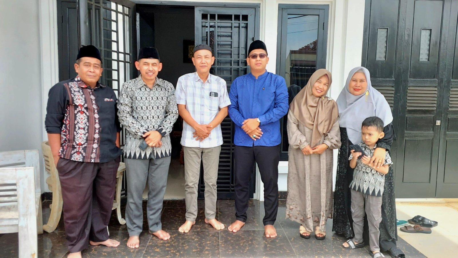 Penghulu dan Penyuluh Agama Islam KUA Sekampung Udik Silaturahmi ke Kediaman Kepala KUA