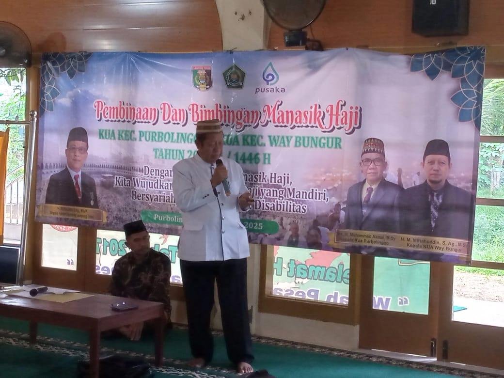Manasik Haji Hari Kedua, Jamaah Antusias Praktik Sholat di Pesawat!