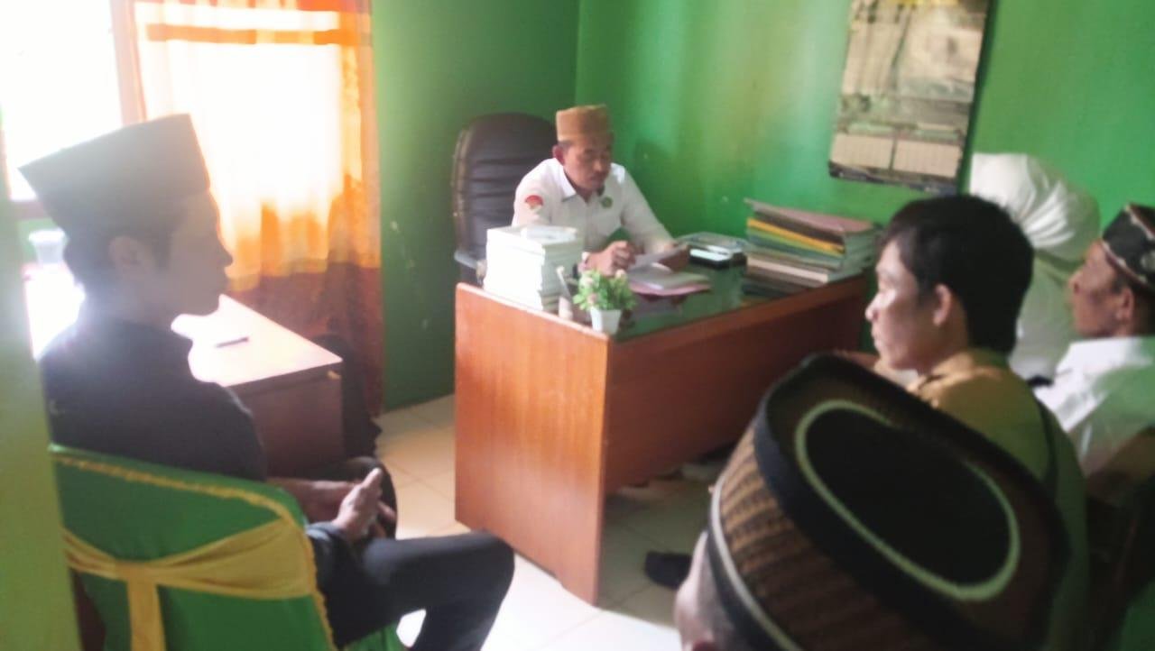 Penghulu KUA Sekampung Udik Kembali Pandu Ikrar Mualaf, Ingatkan Niat Tulus dalam Berislam
