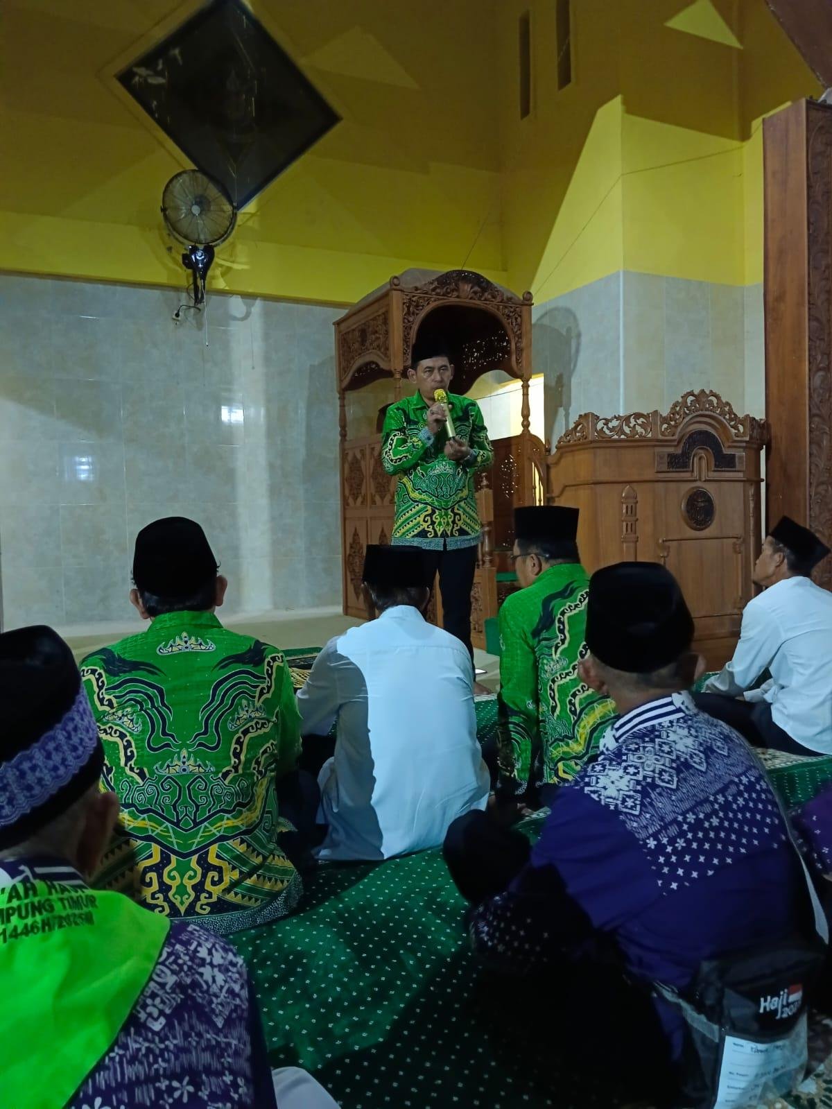 Penghulu KUA Sekampung Udik Jadi MC di Acara Pelepasan Jamaah Haji Kloter 53