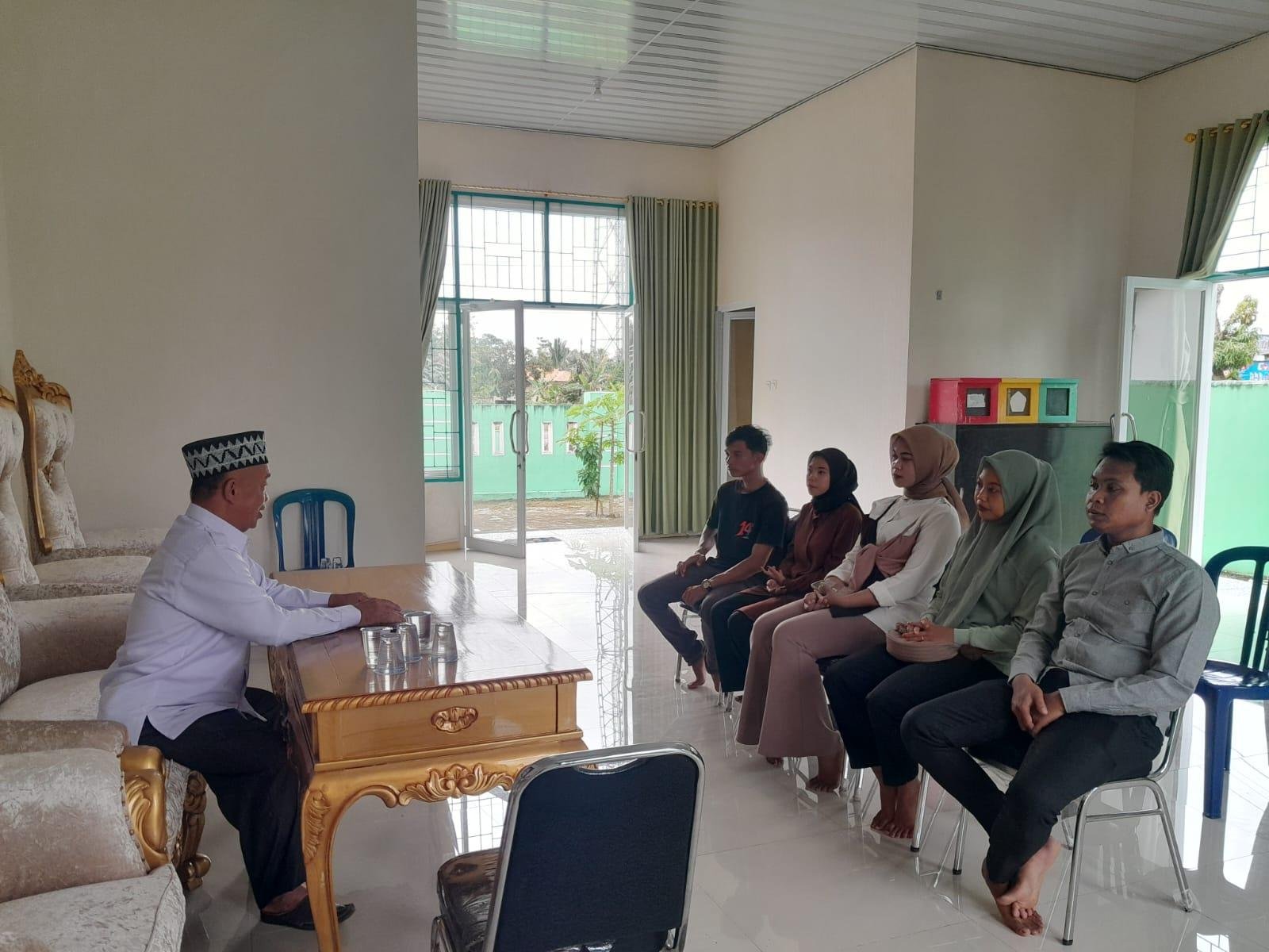 Kepala KUA Sekampung Ajak Pasangan Suami Istri Niatkan Pernikahan sebagai Ibadah