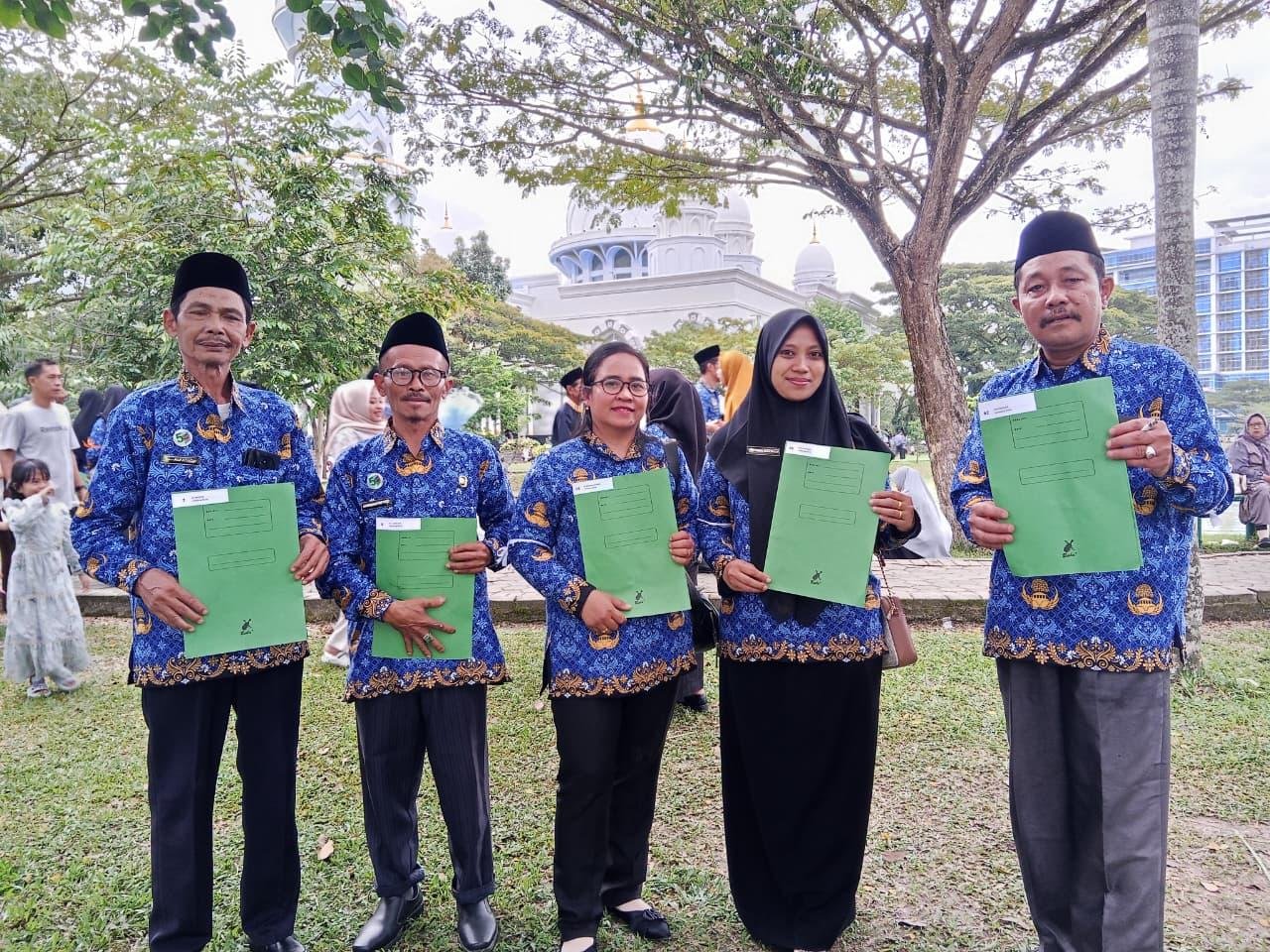 Lima Orang Asn dapatkan ucapan SELAMAT dari Kepala KUA Air Hitam