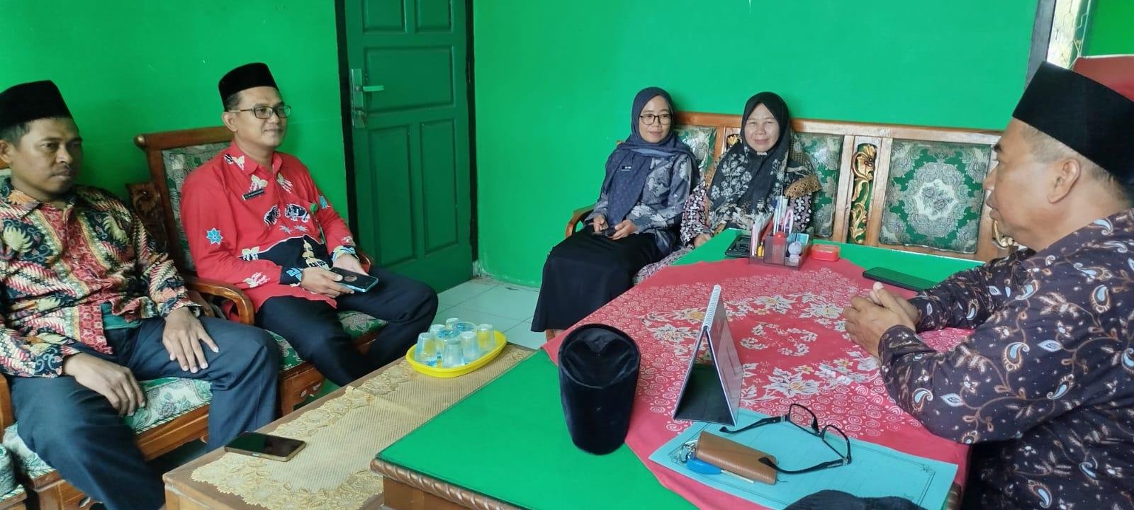 Kepala KUA Pasir Sakti Berikan Arahan Tupoksi kepada ASN PPPK Baru