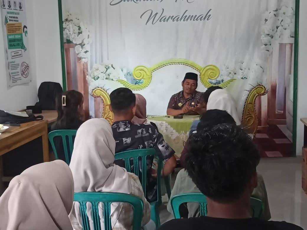 Empat Pasangan Catin Ikuti Bimwin Mandiri di KUA Waway Karya