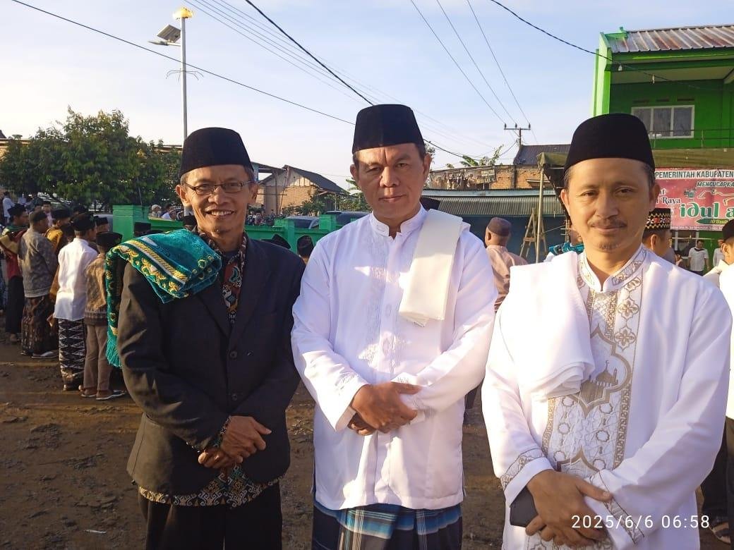 Kua Air Hitam laksanakan solat Idul Adha bersama Bupati di pekon Semarang Jaya