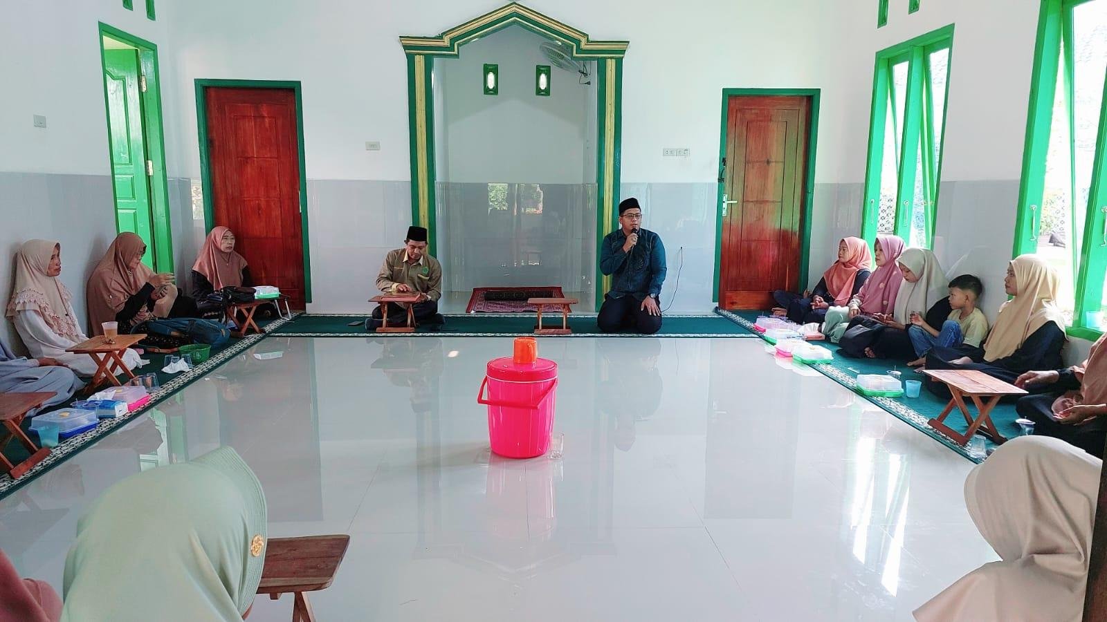 PAI KUA Sekampung Udik Gelar Pembinaan Majelis Taklim Raudlatul Hidayah: Bahas Kiat Menjadi Istri dan Ibu yang Bahagia