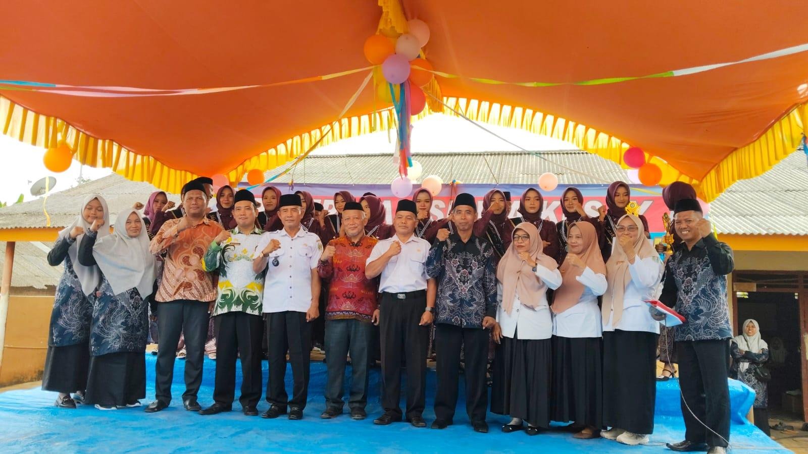 Ketua Pokjawas Ma’ruf Abidin Berikan Tausiyah pada Pelepasan Siswa MTs Nurul Huda Melinting
