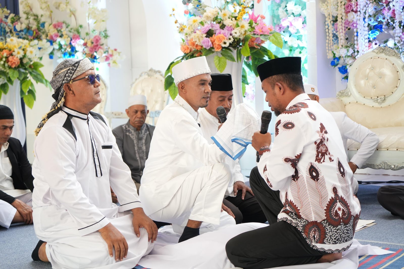 Gedung KONI Jadi Tempat Pelaksanaan Akad Nikah, Kepala KUA Distrik Fakfak Bertindak Sebagai Wali Hakim