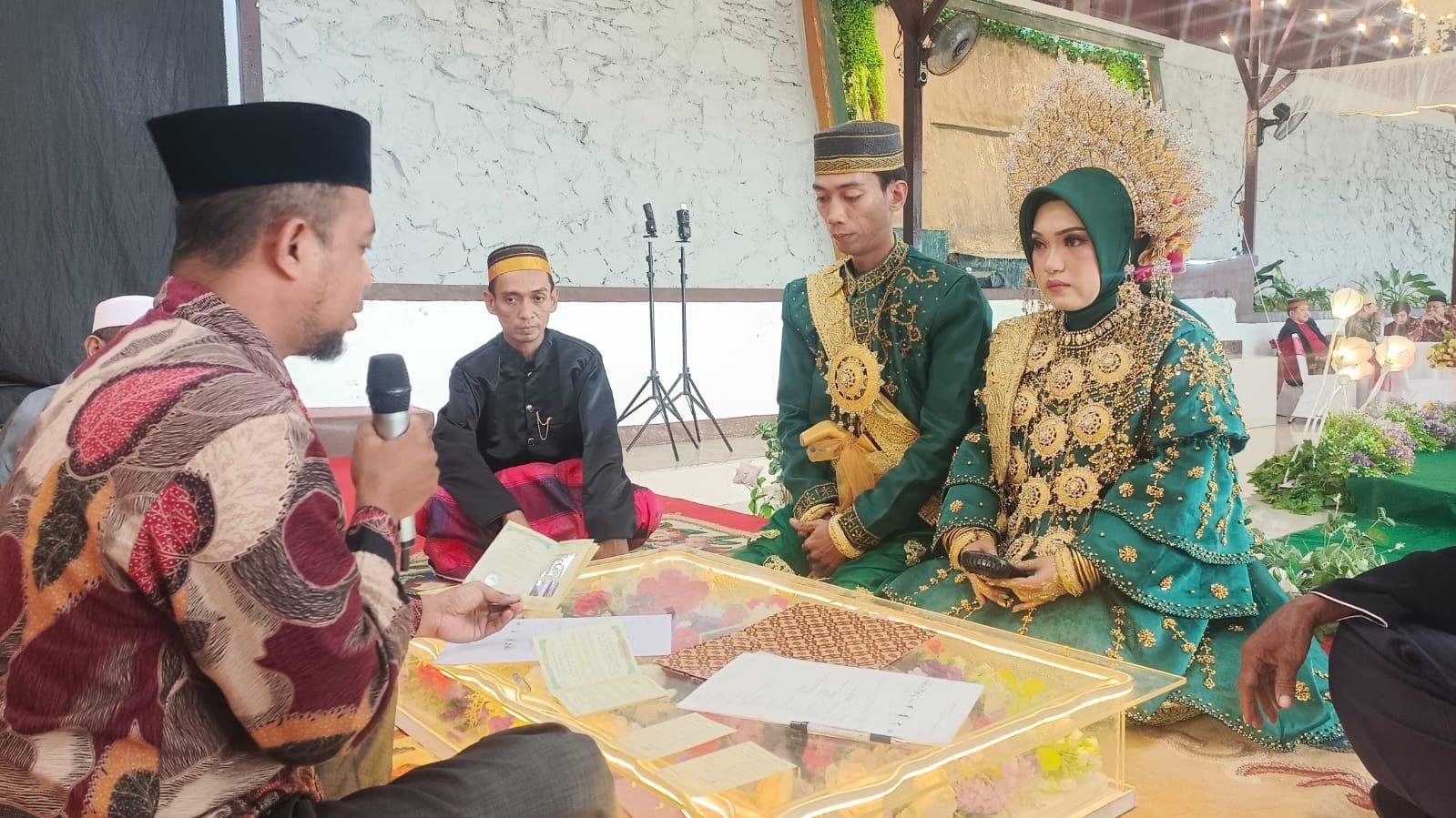  Kepala KUA Distrik Fakfak Kembali Laksanakan Tugas Pencatatan Nikah demi Pelayanan Umat