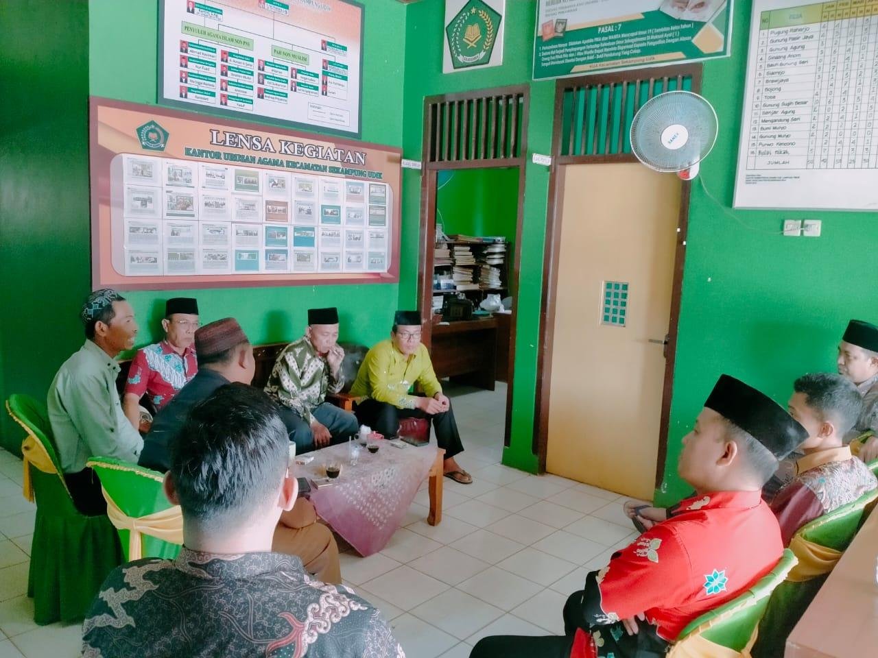 KUA Sekampung Udik Tebar Kepedulian: Santunan Anak Yatim Warnai Semangat Muharram 1447 H
