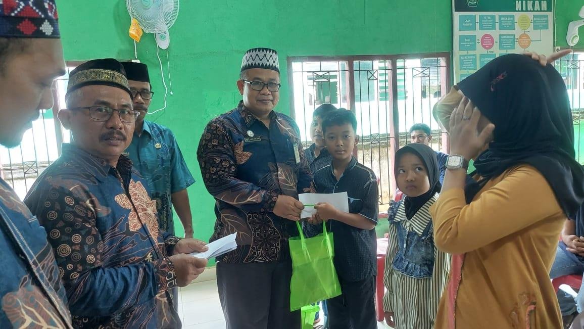 KUA Raman Utara Gelar Lebaran Anak Yatim: Wujud Nyata Moderasi Beragama